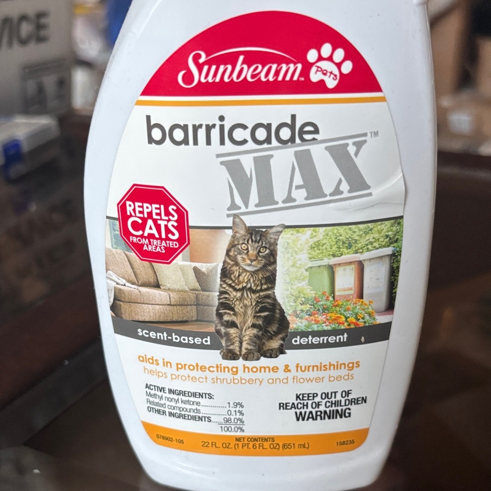 Sunbeam Barricade MAX Cat Repellent - Red and White